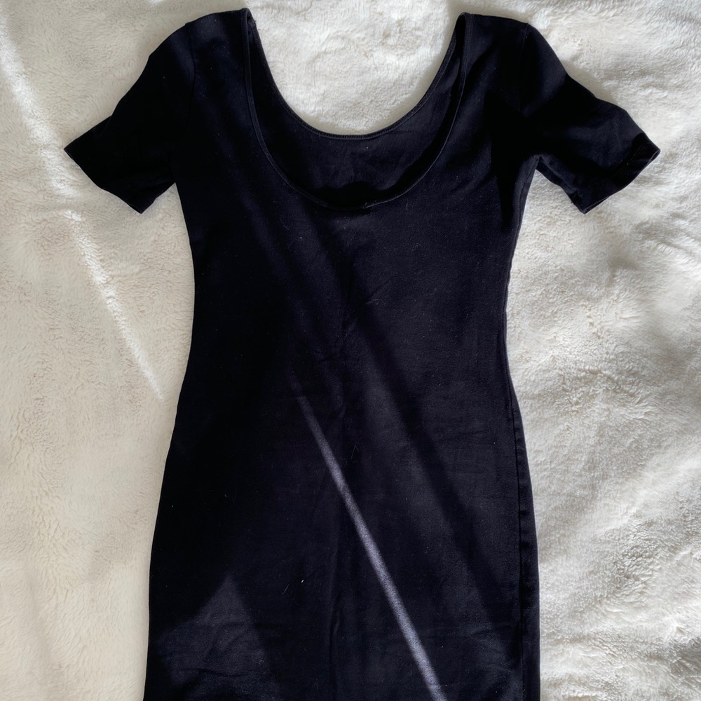 Black bodycon dress